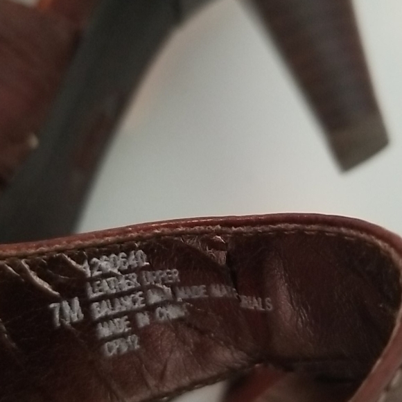 Sofft brown high heel ankle strap leather sandals 7 med - Picture 8 of 8